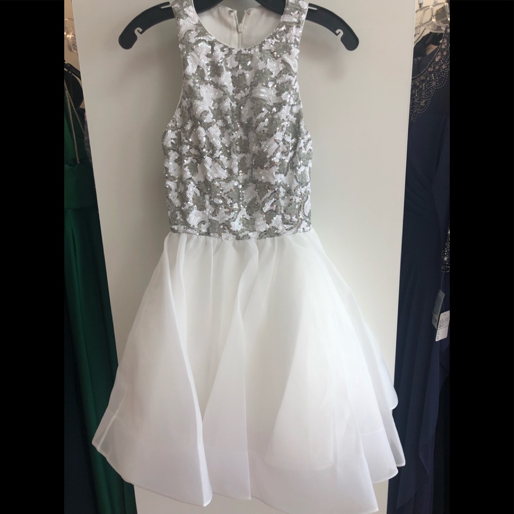 NWT Terani Couture embellished white dress.